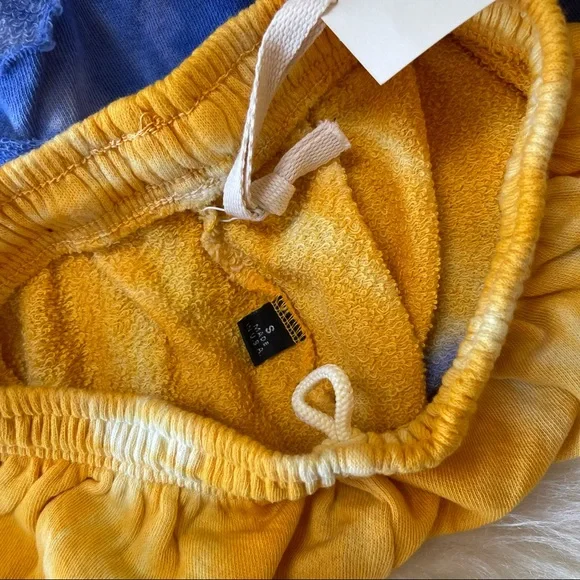 (Urban Outfitters) shorts - Picture 3 of 3